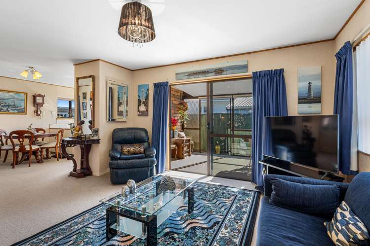 1/7 Fergusson Street Stoke_5