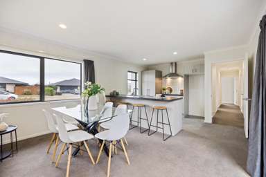 11 Nettleship Way_4
