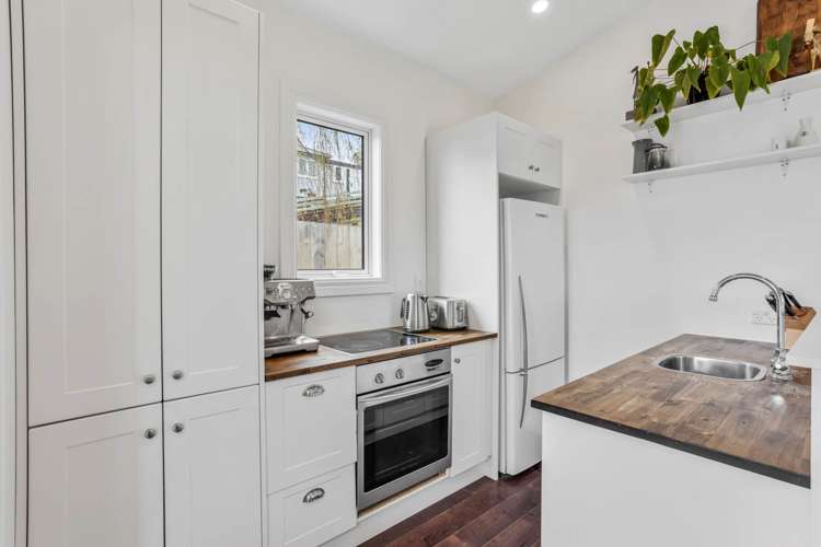 10 Kauri Road Stanmore Bay_10