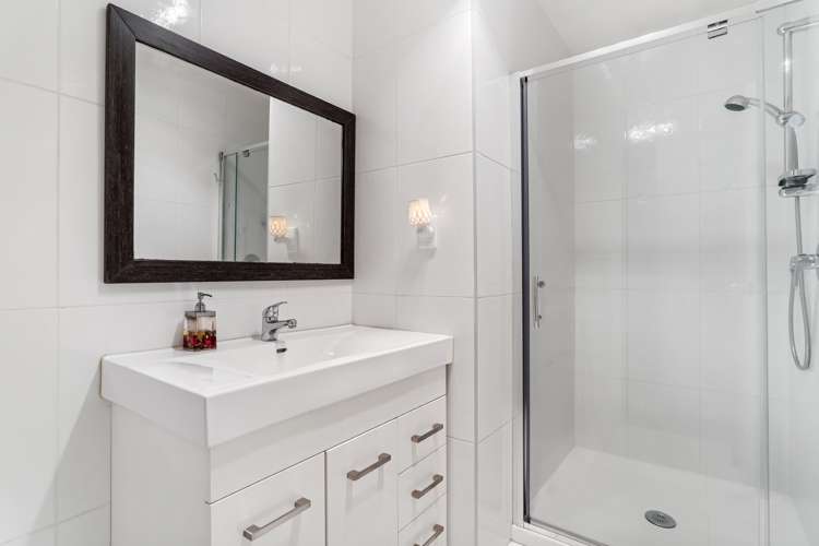 6 John Broad Place Flat Bush_14