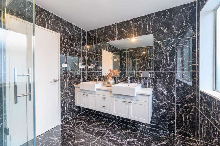 39 Remuremu Street Long Bay_26