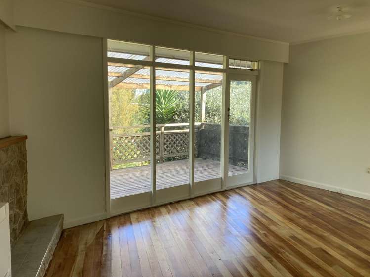 60 Flynn Road 1076_3