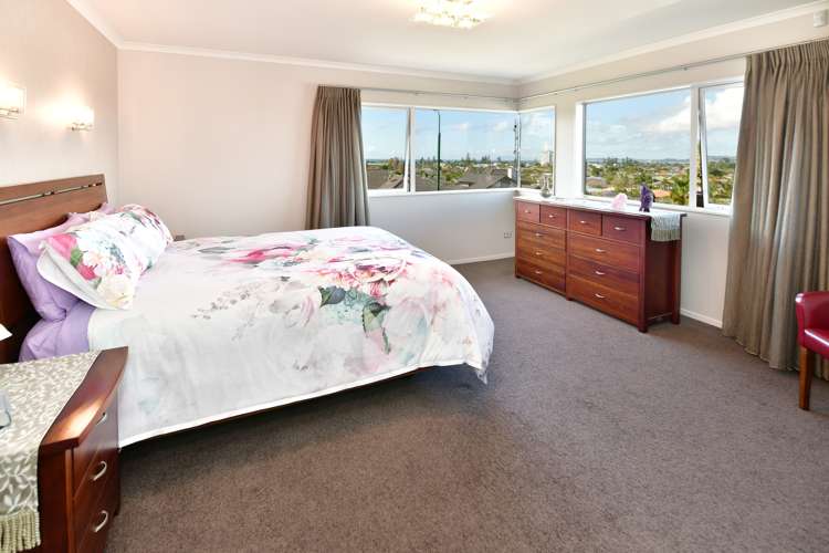65 Chesterfield Way Orewa_17
