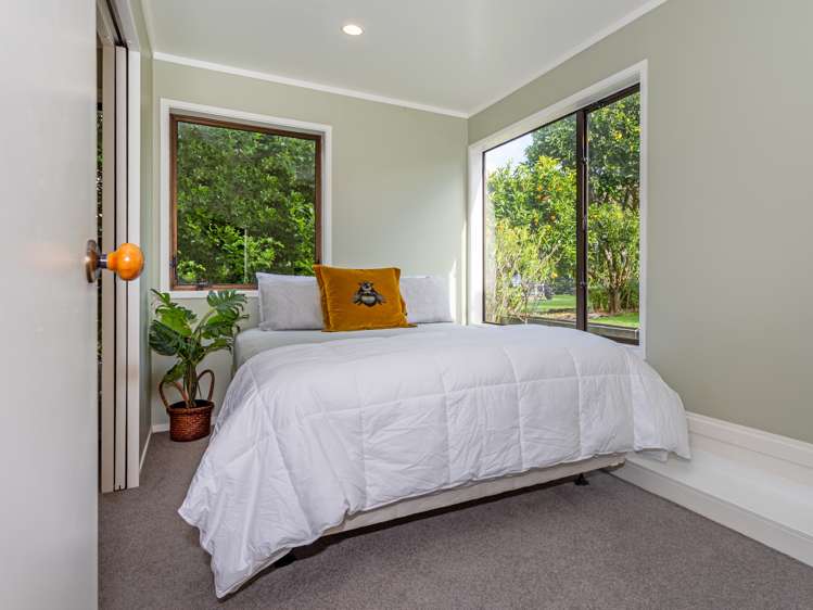 10 Robyn Crescent Hahei_11