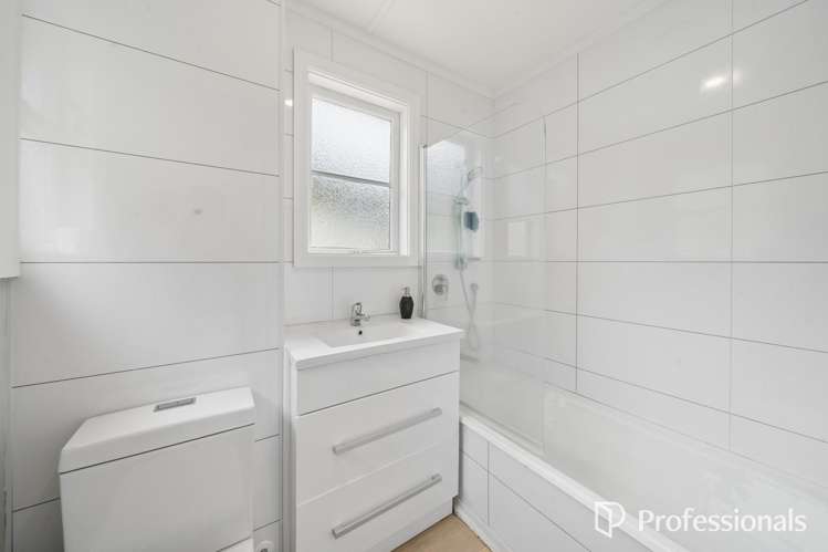 29 Judd Crescent Naenae_16
