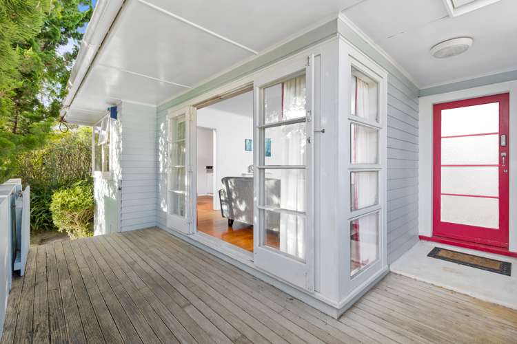 64 Selwyn Crescent Forrest Hill_2