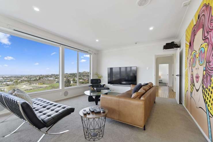 The listing for 19 Market Road, in Auckland's Remuera, says the vendors 