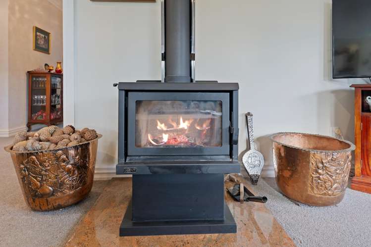 2 Sunglo Terrace Otaki_11