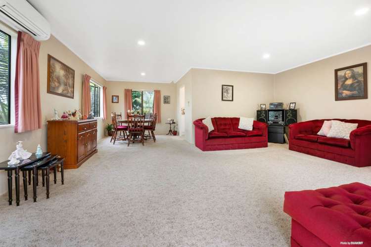 11 Sunningdale Street Wattle Downs_3