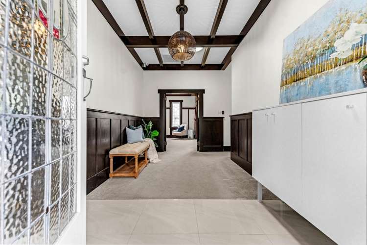 187 Green Lane West_2