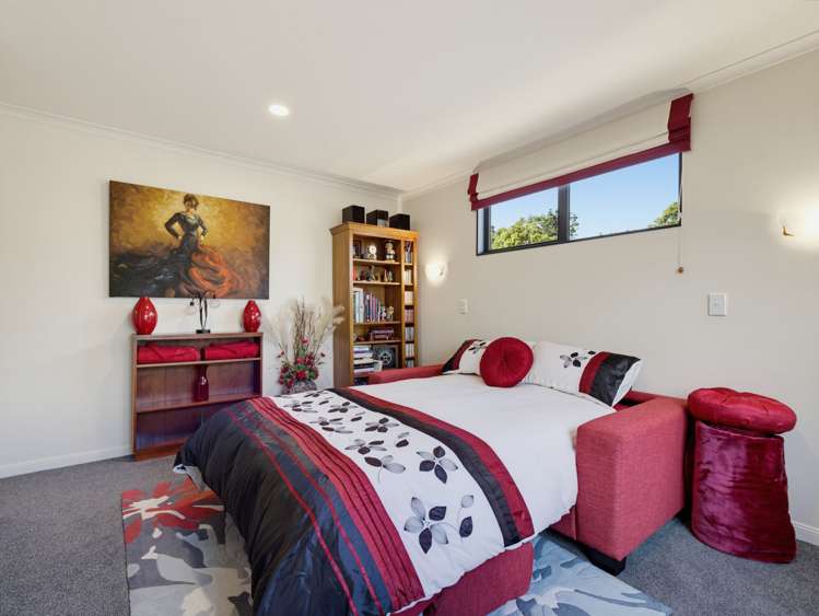 15 Edward Payton Grove Pukehangi_19