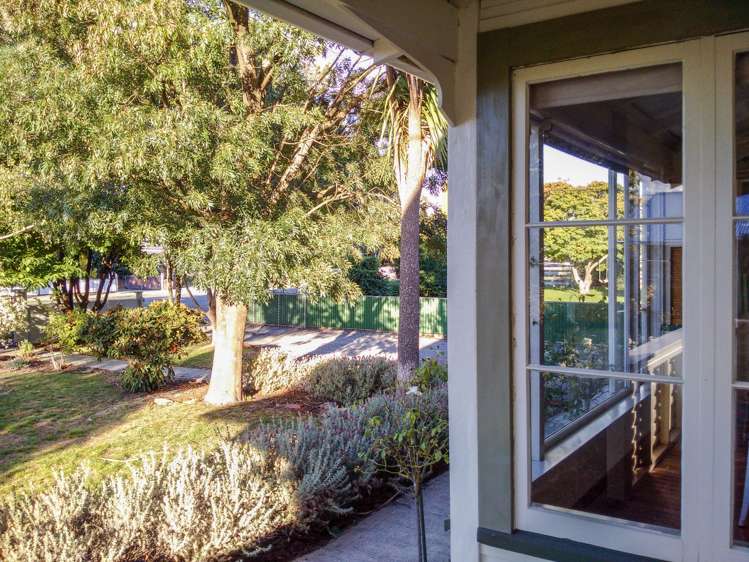 11 Clifton Avenue Carterton_23