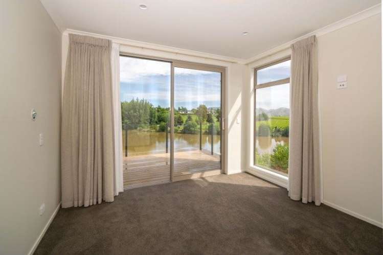 18 Lake View Place Fairhall_13