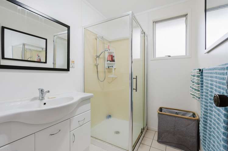 16 Gillett Lane Enderley_7