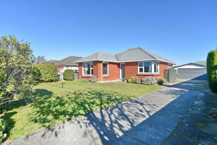 372 Breezes Road Aranui_17