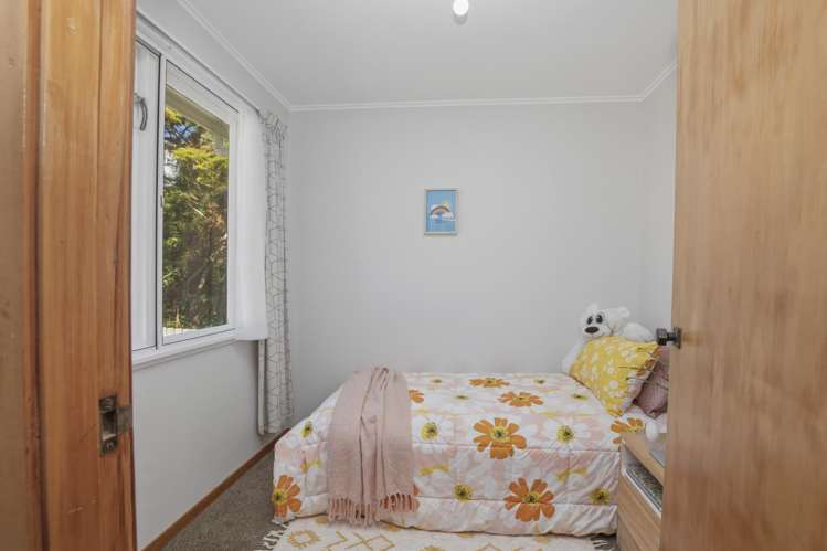 8A - 8B Devon Place Cannons Creek_16