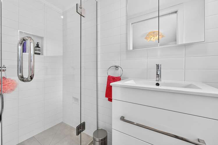 5 Waione Avenue Te Atatu Peninsula_16