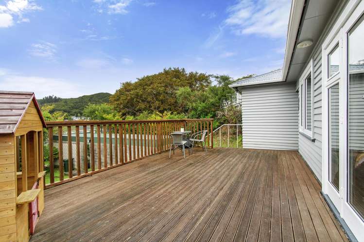 8 Lees Grove Wainuiomata_12