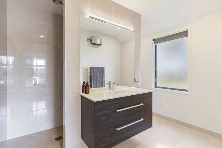 1 Coach Road Kingseat_21