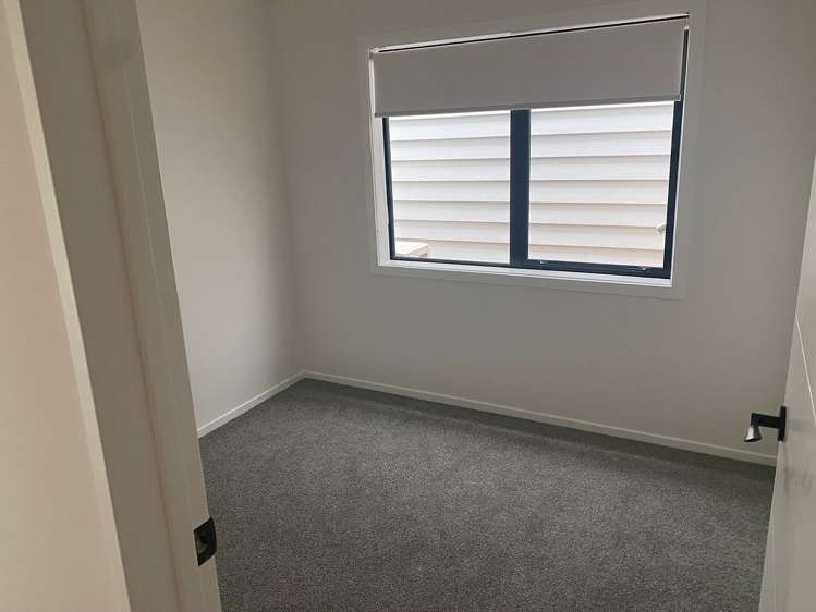 4 Puhakehake Place Flat Bush_7