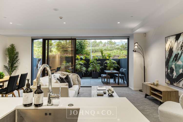 06/1g Bluegrey Avenue Stonefields_14