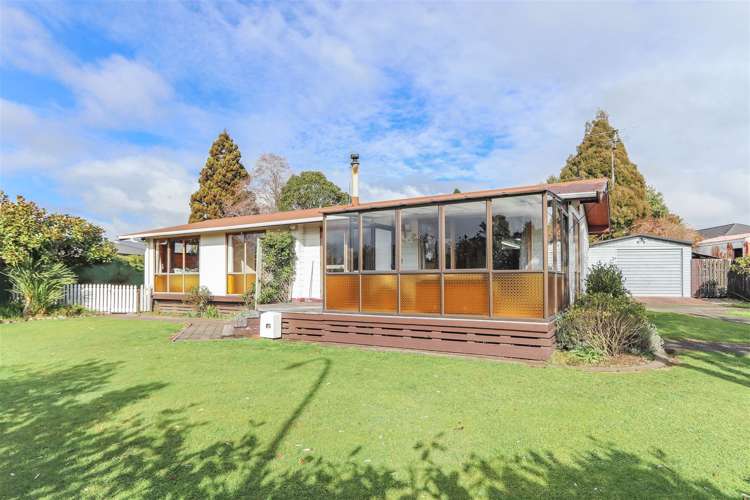 33 Kowhai Street Inglewood_16