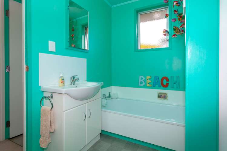 135 Linton Crescent Whangamata_30