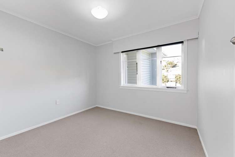 16 Kenmore Street Westown_12
