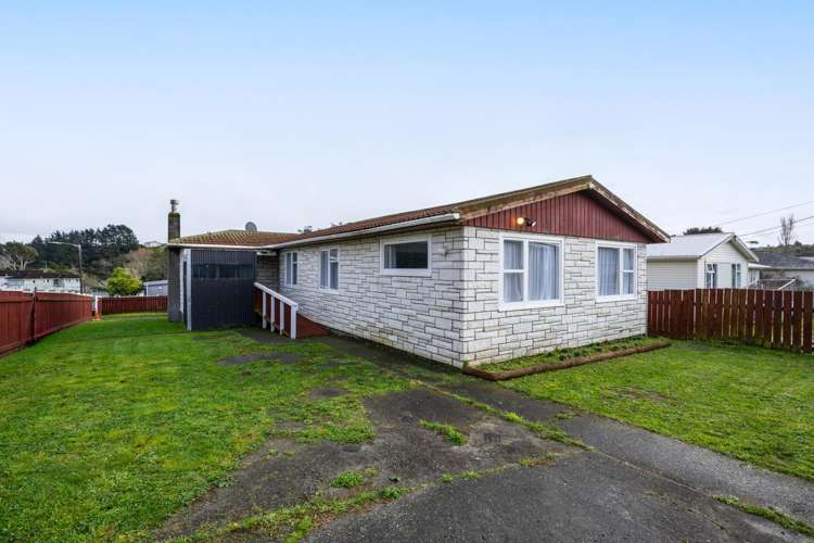 61 Castor Crescent Cannons Creek_2