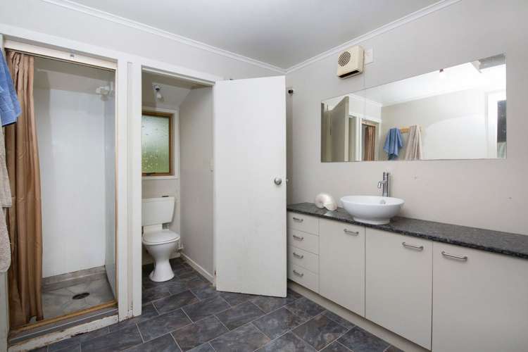 8 Sunkist Bay Road Beachlands_17