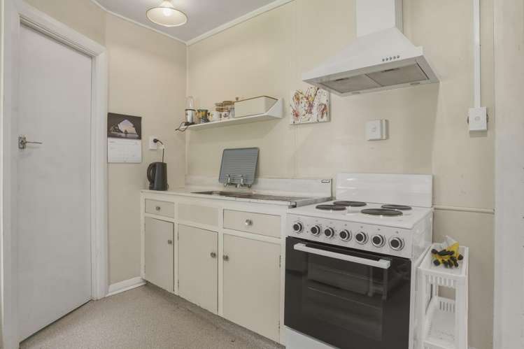 64 Hazel Avenue Caversham_9