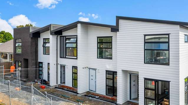 West Auckland townhouse worth $700,000 could sell for as little as $1