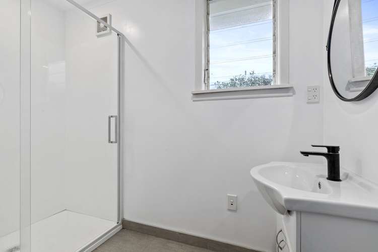 297 Dey Street Hamilton East_14