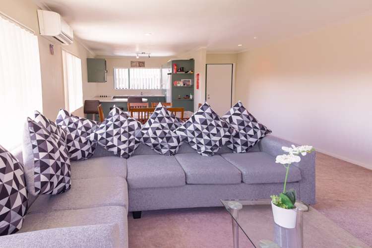 53 Castlefinn Drive Manurewa_4
