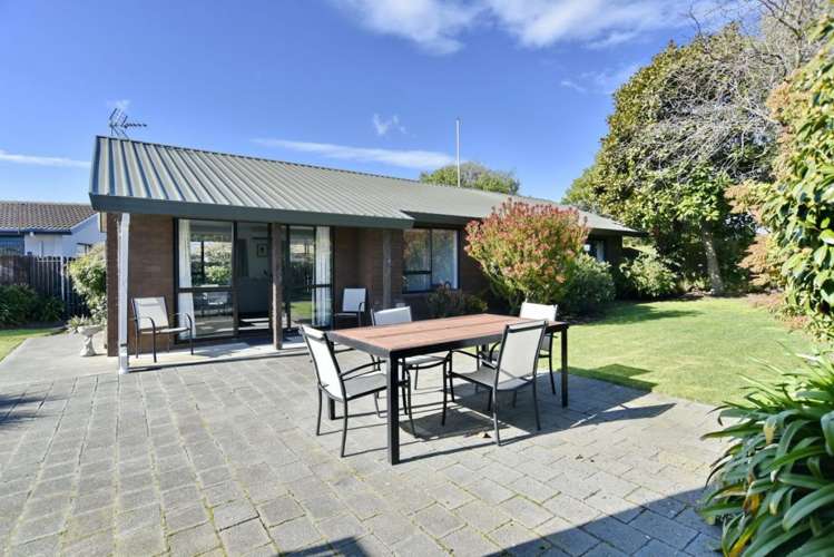 6 Heriott Close Burwood_18