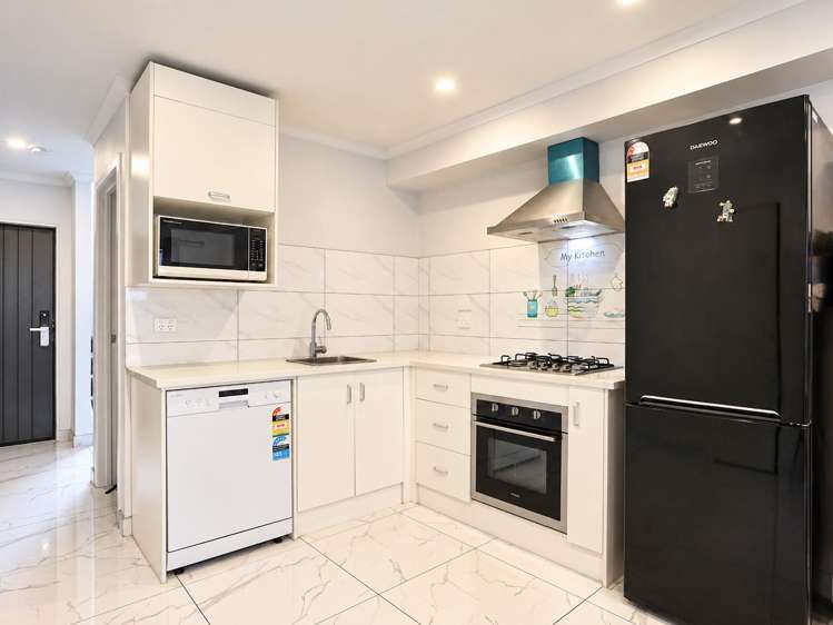 2/105 Knighton Road Hillcrest_5