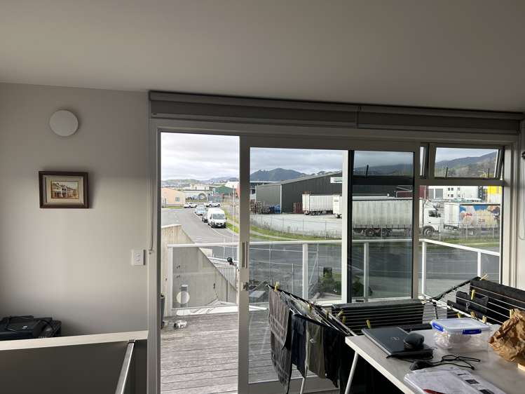 1/27 Packham Crescent Stoke_7