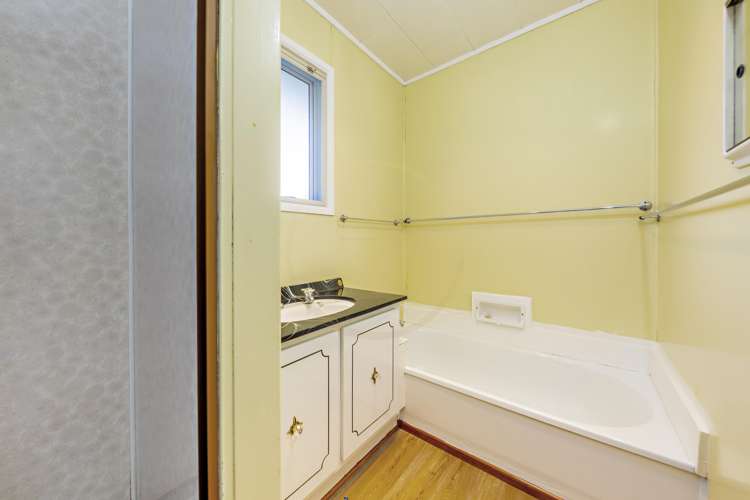 495 Massey Road Mangere_14