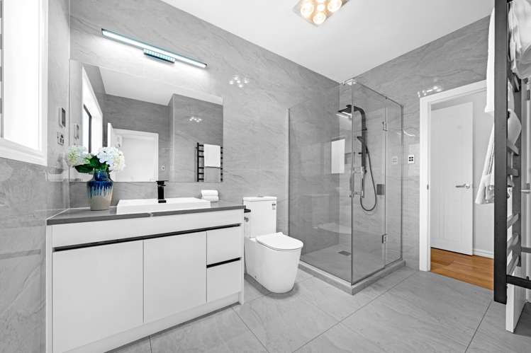 66A Marine Parade Mellons Bay_21