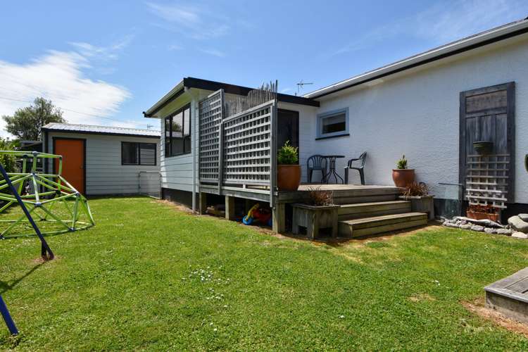 242a High Street South Carterton_1