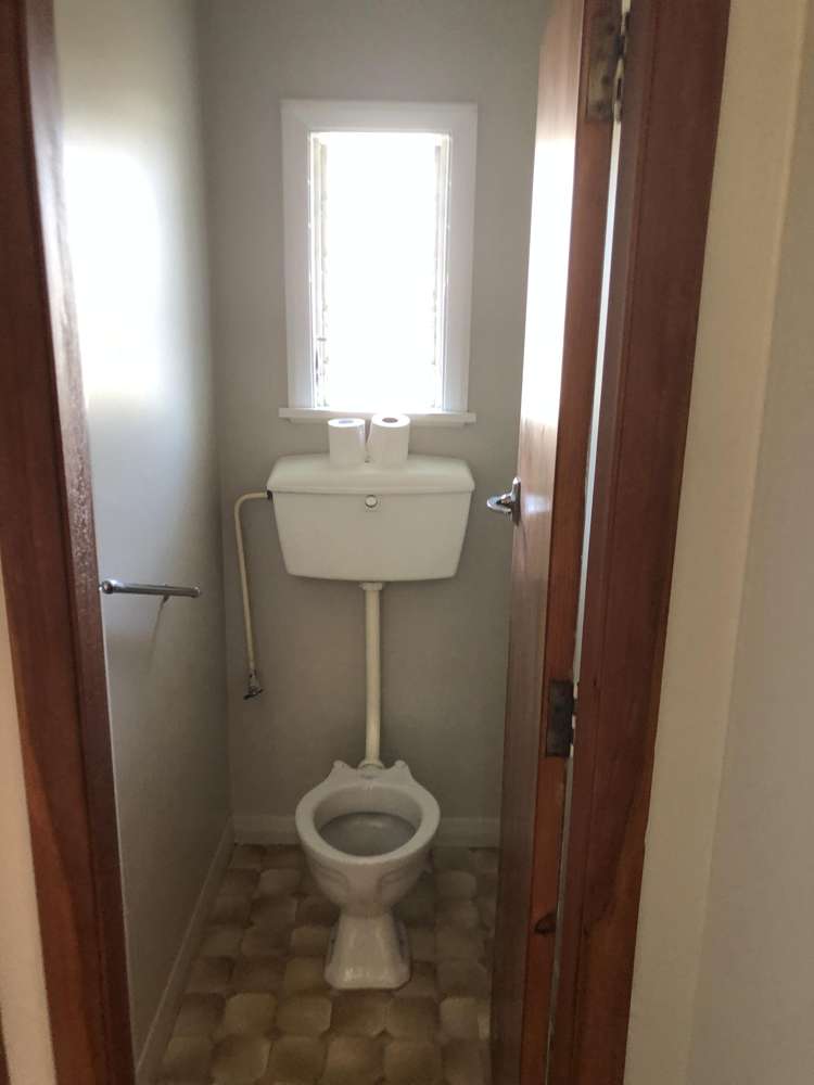 6 Pages Road Allenton_15