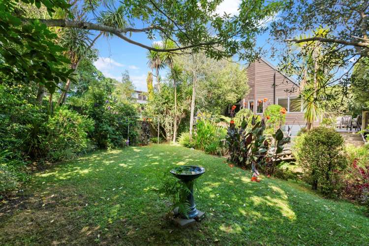 2/14 Matipo Road Mairangi Bay_19