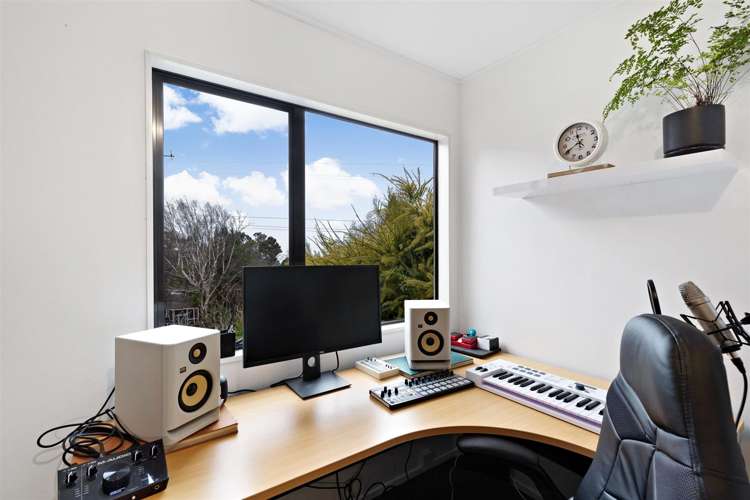 43a Arawata Terrace Fernhill/Sunshine Bay_9