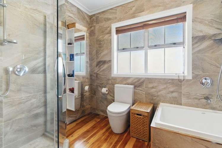 229 Shakespeare Street 11373_5