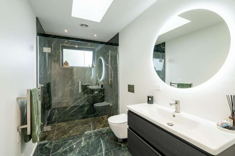 375 Herbert Street Windsor_17