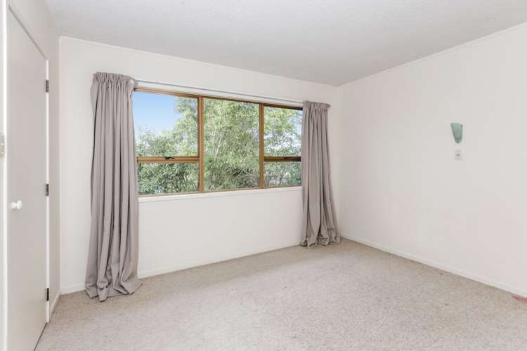 29 Puketitiro Street Glen Eden_12