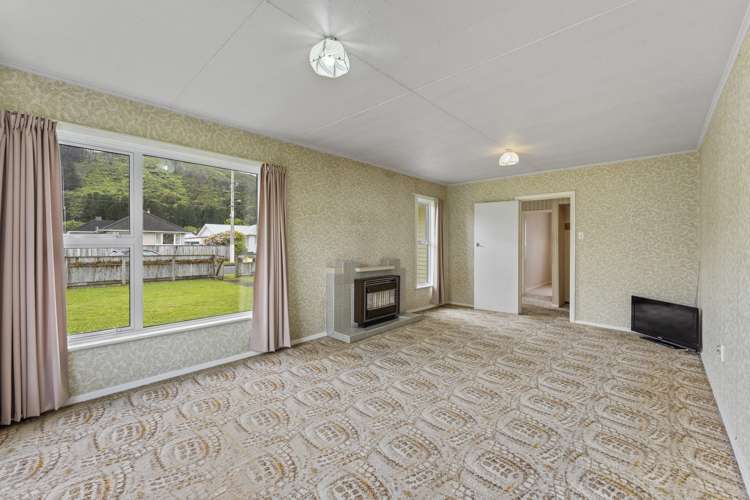 4 Heath Street Wainuiomata_4
