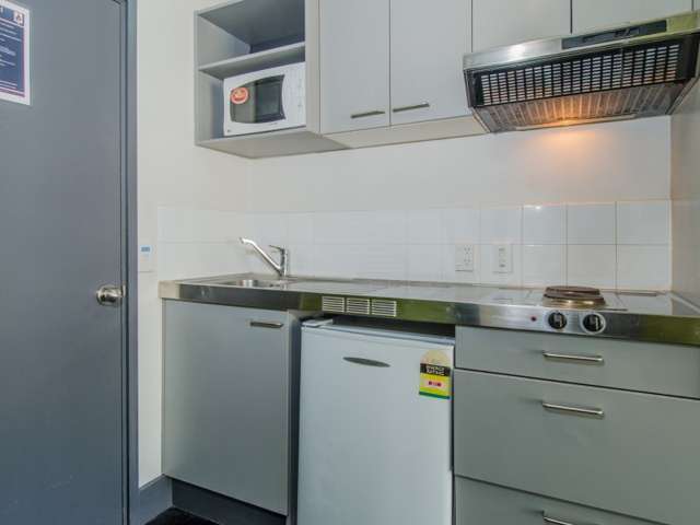 702/133 Beach Road Auckland Central_2