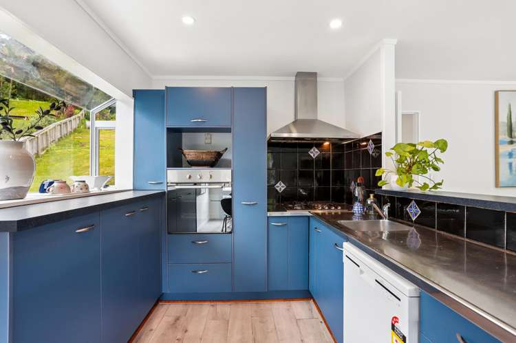 37 Foster Avenue Huia_7