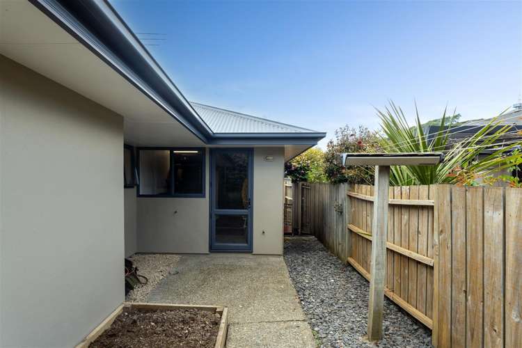 8 Ngawhatu Road Stoke_11